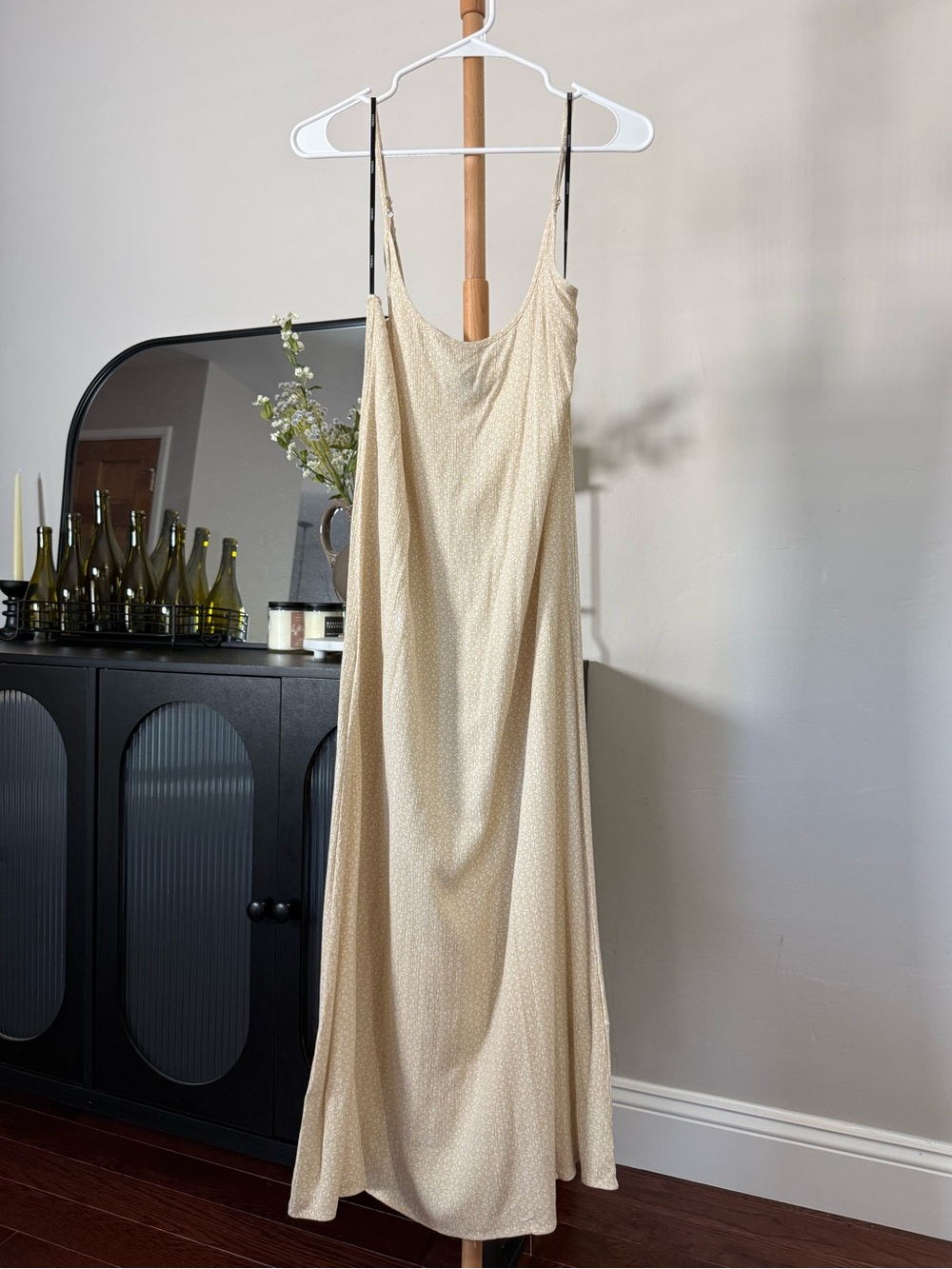 Forever 21 Beige Slip Maxi Dress 100% Rayon Women’s Size Medium